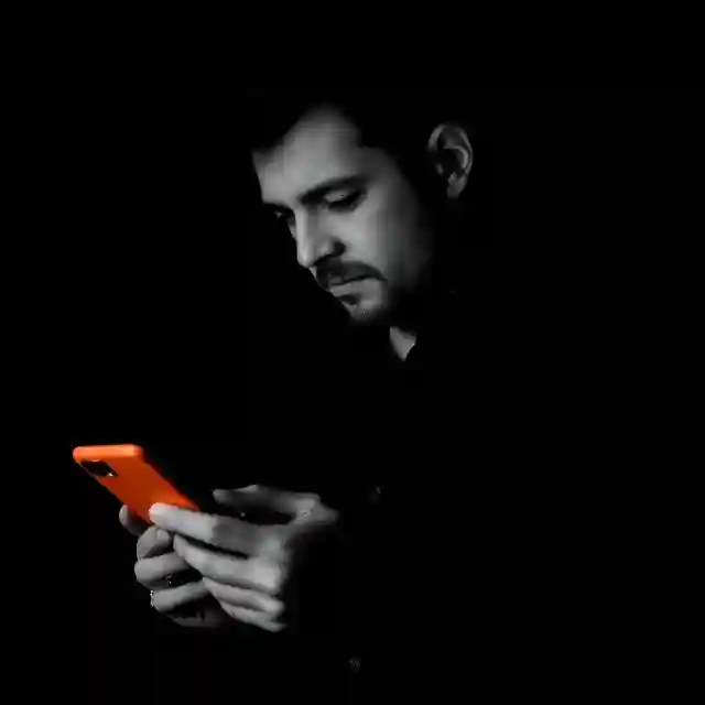 Phone Safety: Protect Yourself on Mobile